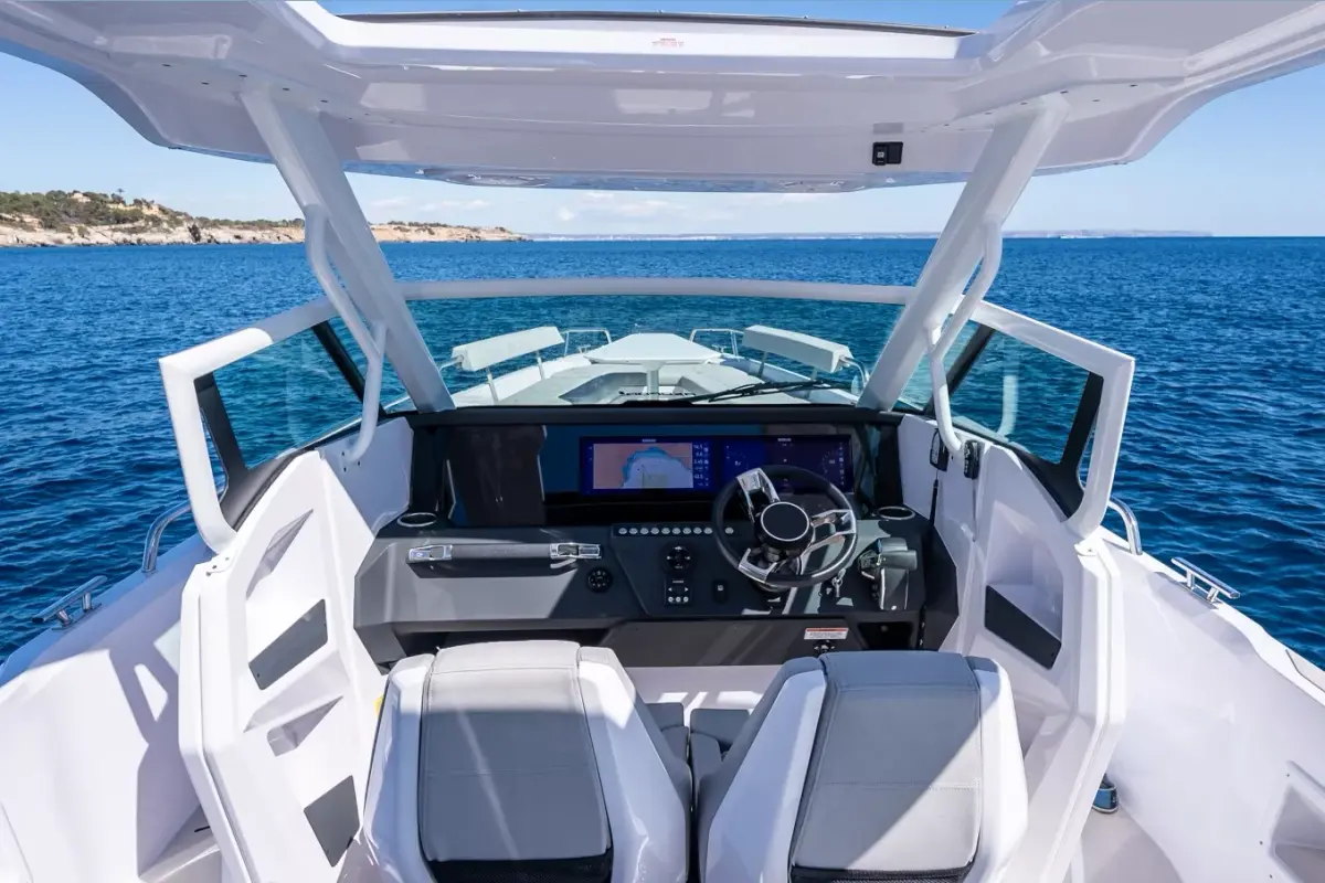 Axopar 28, aft deck — Priveo Yachts, Europe. Fast open-deck days along the coast