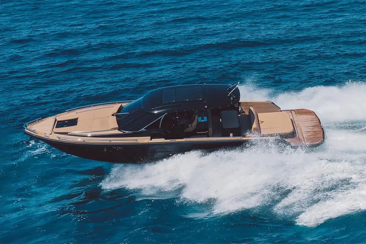 Forza 37, main deck — Priveo Yachts, Europe. Fast coastal runs built for a compact group