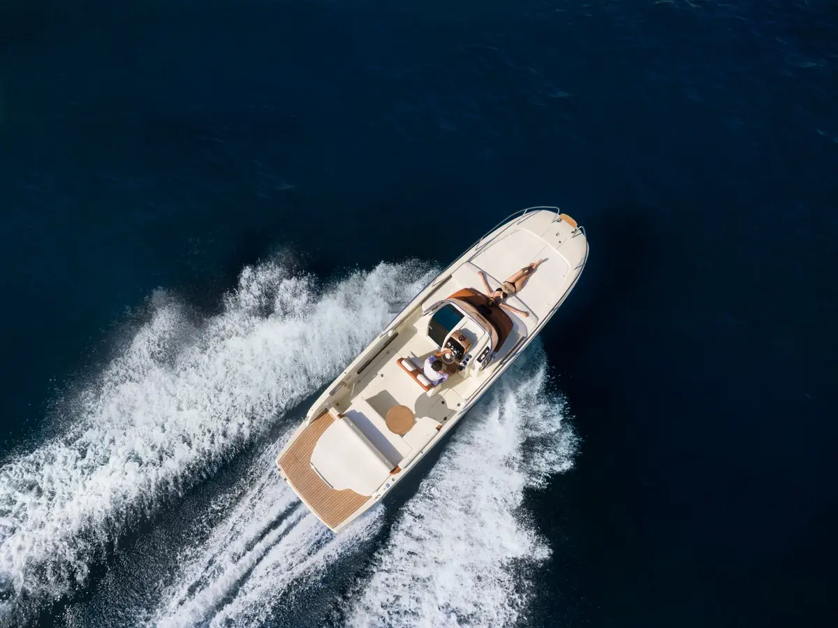 Invictus 280, aft deck — Priveo Yachts, Europe. A sharp compact hull for fast coastal days