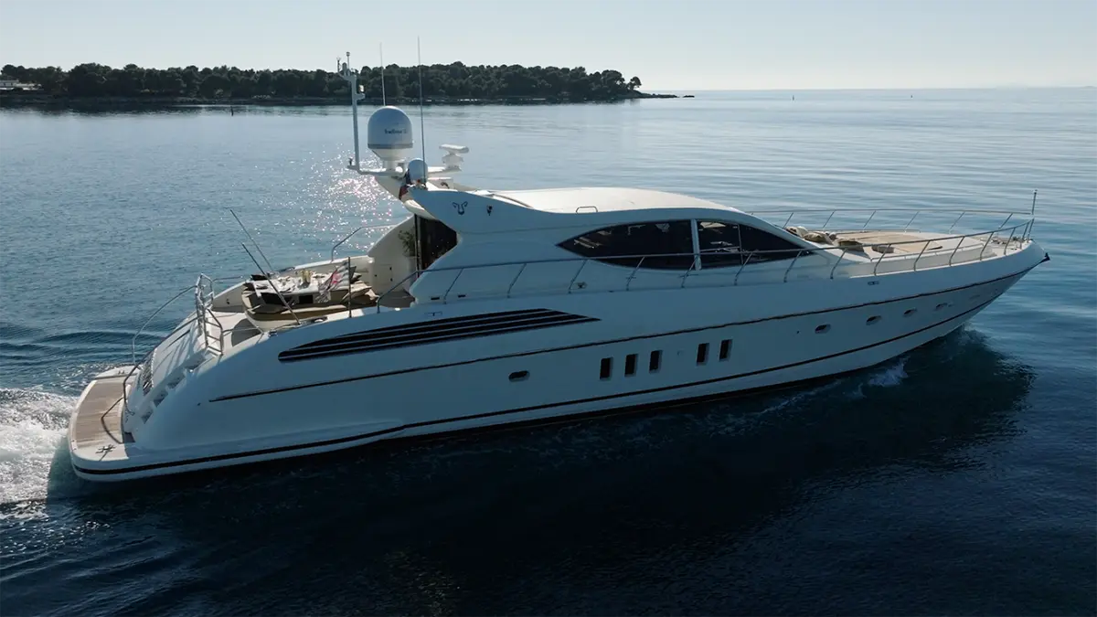 Leopard 24, main deck — Priveo Yachts, Europe. A steady 24-metre platform for relaxed coastal days