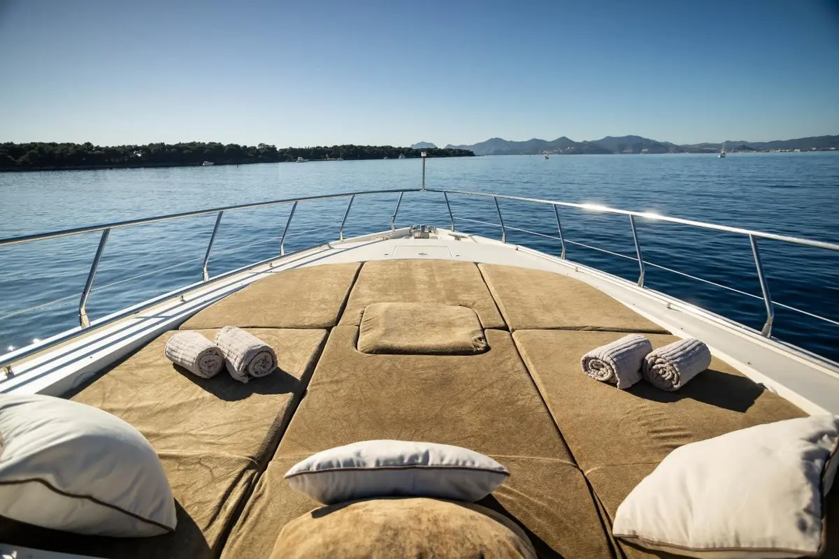Leopard 24, flybridge — Priveo Yachts, Europe. A steady 24-metre platform for relaxed coastal days