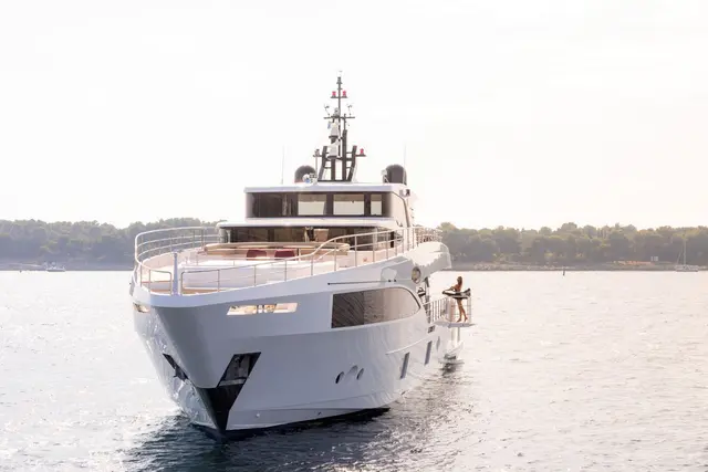 Majesty 100 — Priveo Yachts, Europe
