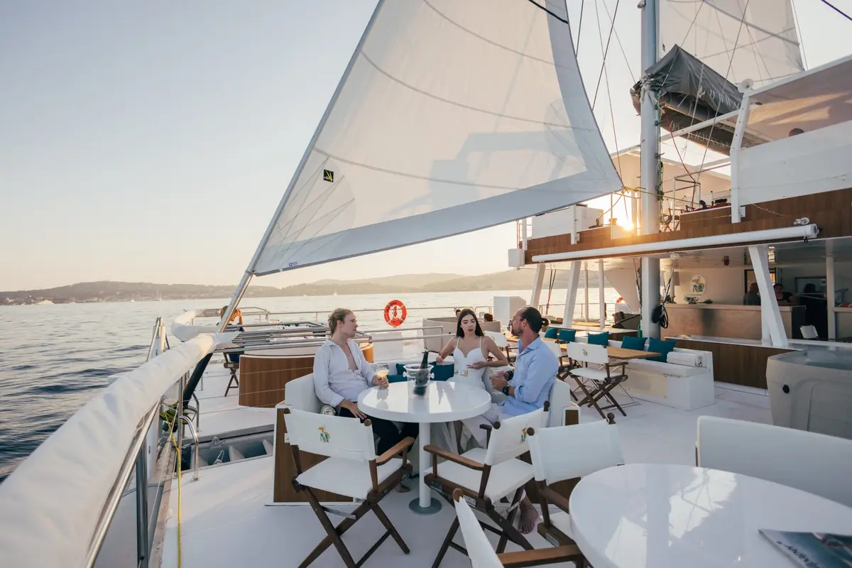 Manana Yacht, camarote principal — Priveo Yachts, Europa. Un solo casco para reunir a sesenta invitados