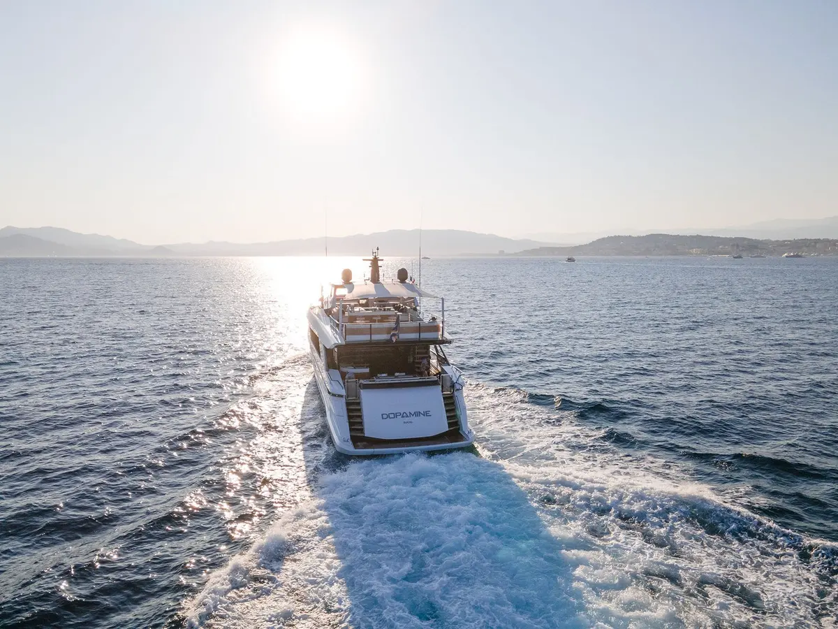 Mangusta 33, salon — Priveo Yachts, Europe. Five cabins, one fast hull, open coastline days