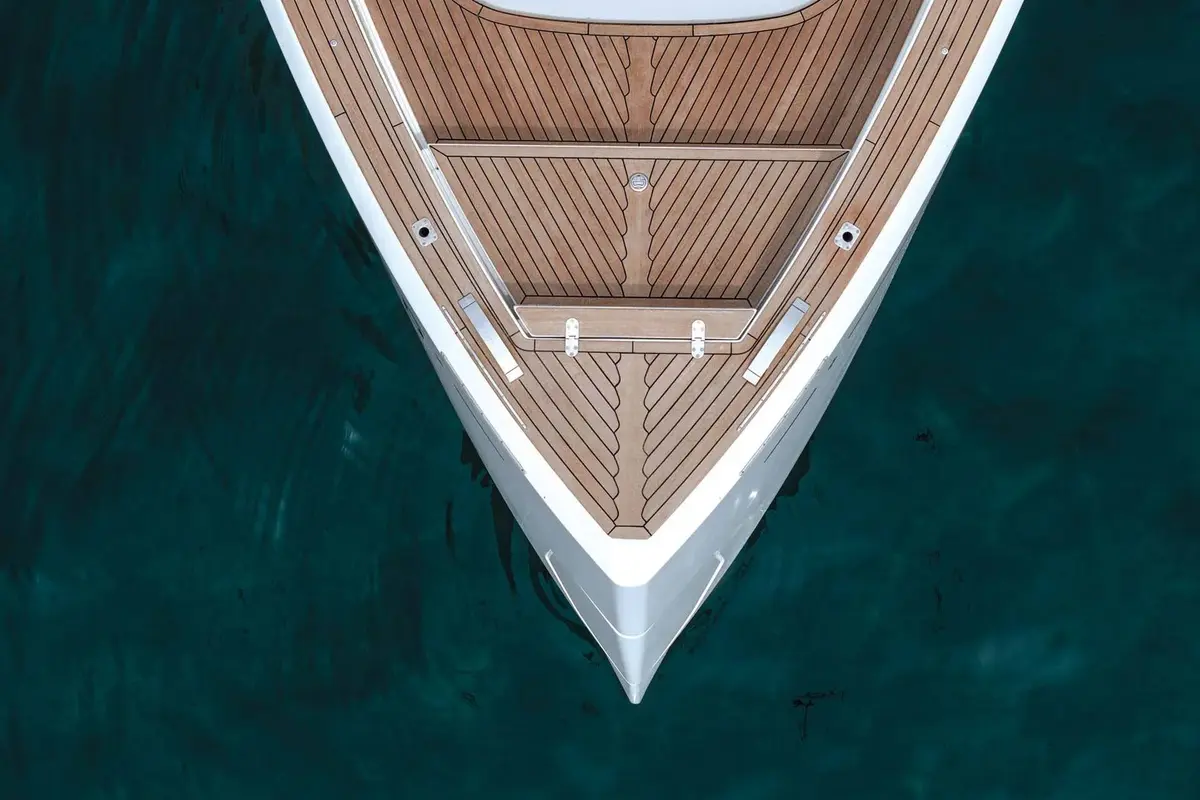 Pardo 43, main deck — Priveo Yachts, Europe. Fast walkaround lines built for one full day