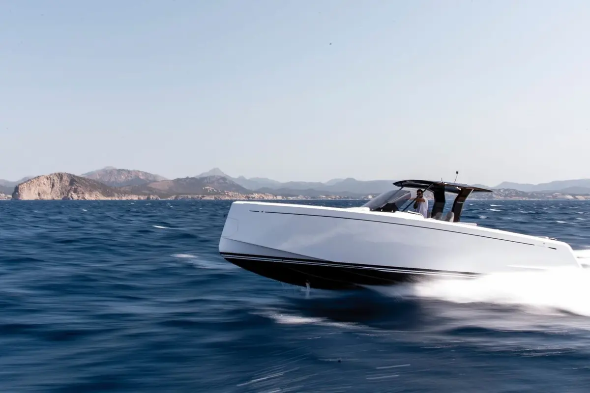 Pardo 38, exterior — Priveo Yachts, Europe. Open-deck day trips along the coast for twelve