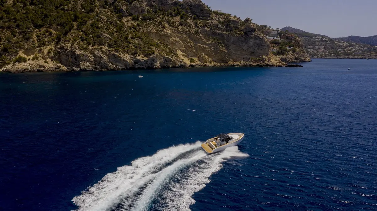 Pardo 38, salon — Priveo Yachts, Europe. Open-deck day trips along the coast for twelve