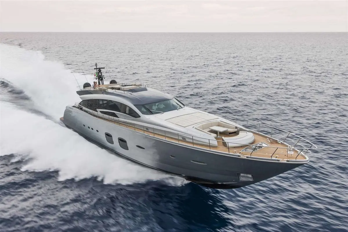 Pardo 38, flybridge — Priveo Yachts, Europe. Open-deck day trips along the coast for twelve