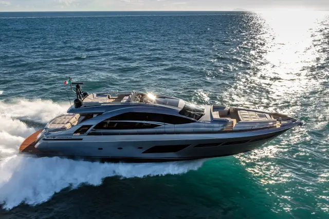 Pershing 8X — Priveo Yachts, Europe