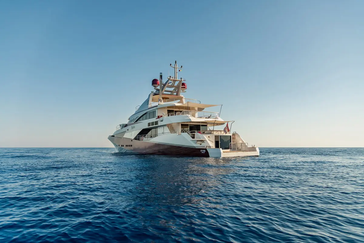 Philip Zepter 50m, salón — Priveo Yachts, Europa. Cincuenta metros de calma para rutas de varios días