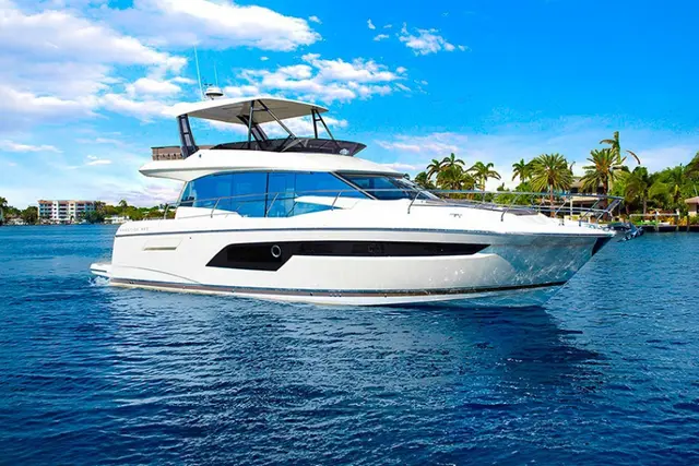 Prestige 520 Fly — Priveo Yachts, Europe