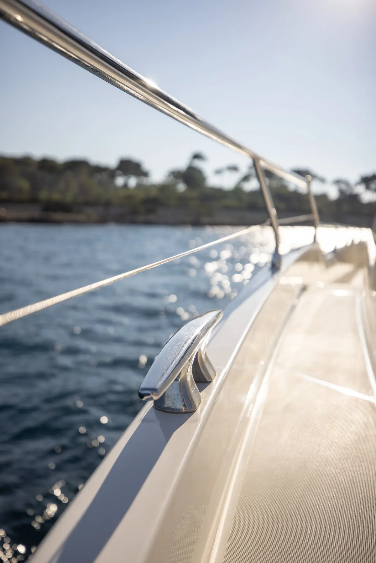 Prestige 680s, aft deck — Priveo Yachts, Europe. A flybridge cruiser built for easy coastal days
