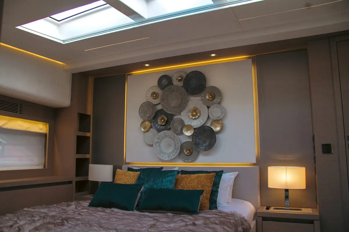 Prestige 680, flybridge — Priveo Yachts, Europe. Four cabins, one coastline, room to spread out