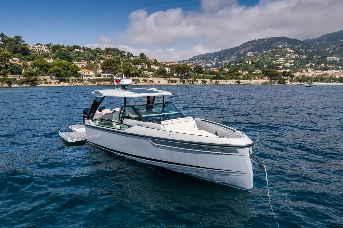 Saxdor 320, flybridge — Priveo Yachts, Europe. Fast, open-deck days along the coast