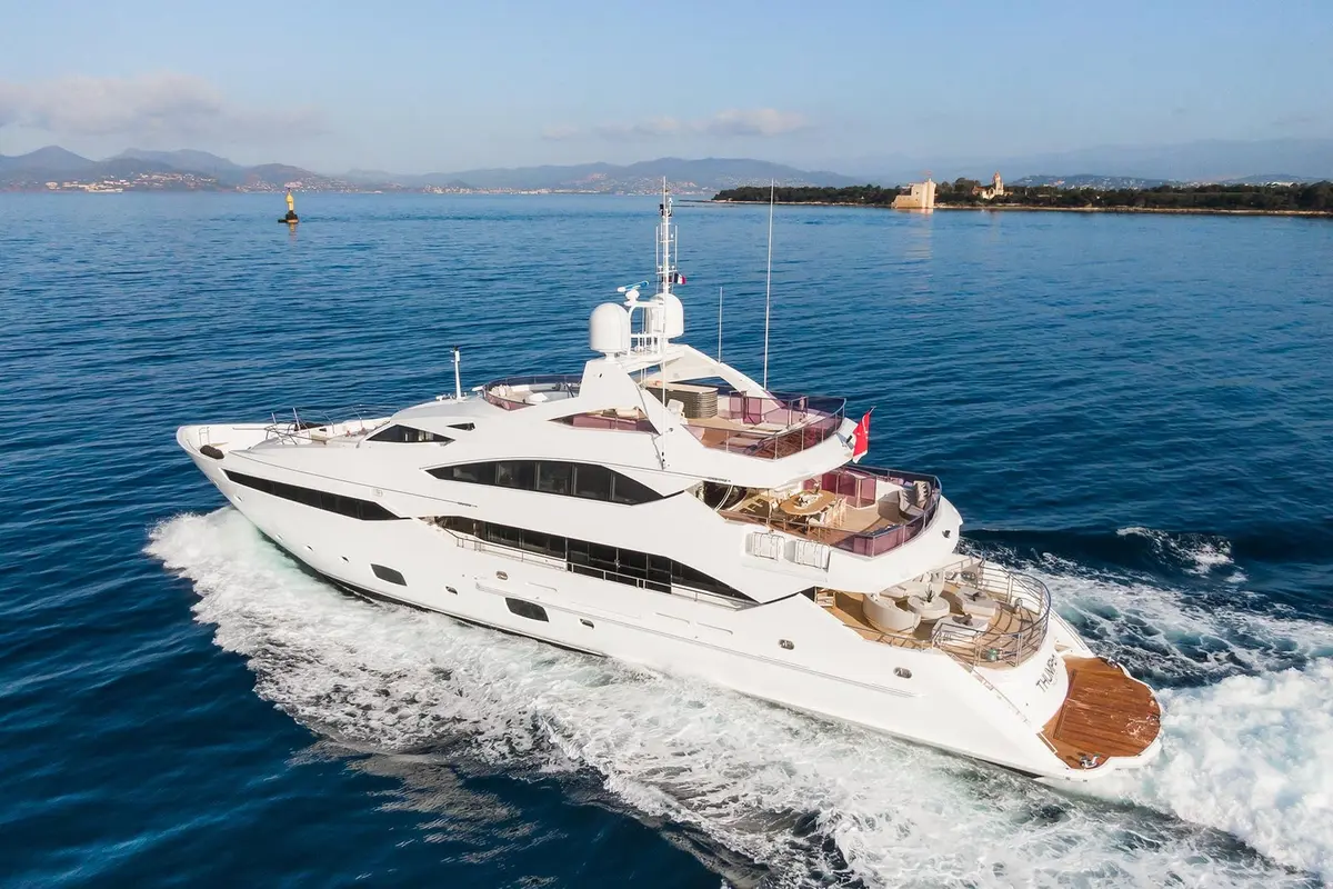 Thumper, salon — Priveo Yachts, Europe. Forty metres of unhurried Mediterranean coastline running