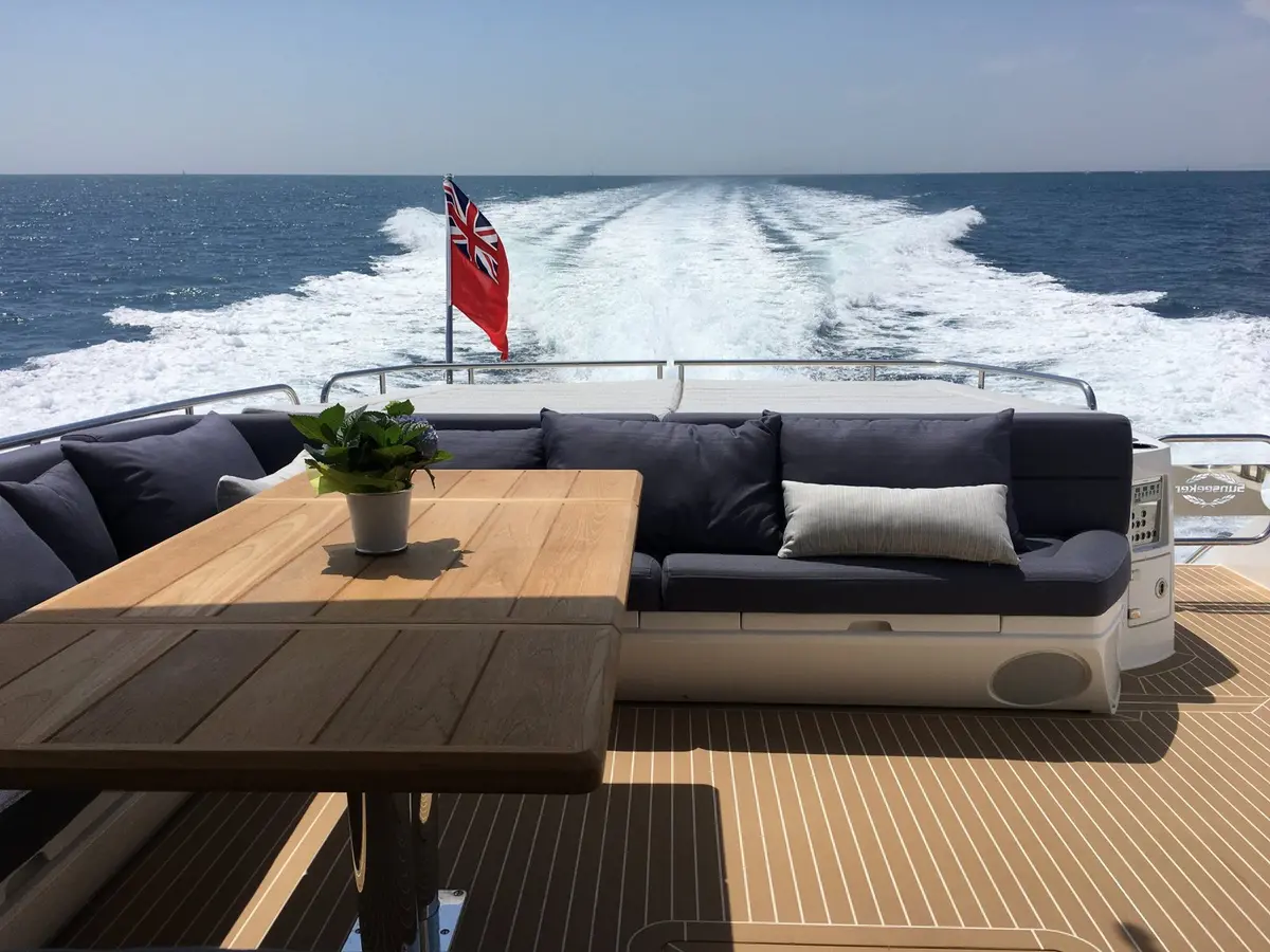 Sunseeker 68, salon — Priveo Yachts, Europe. A fast 22-metre cruiser built for coastal day trips