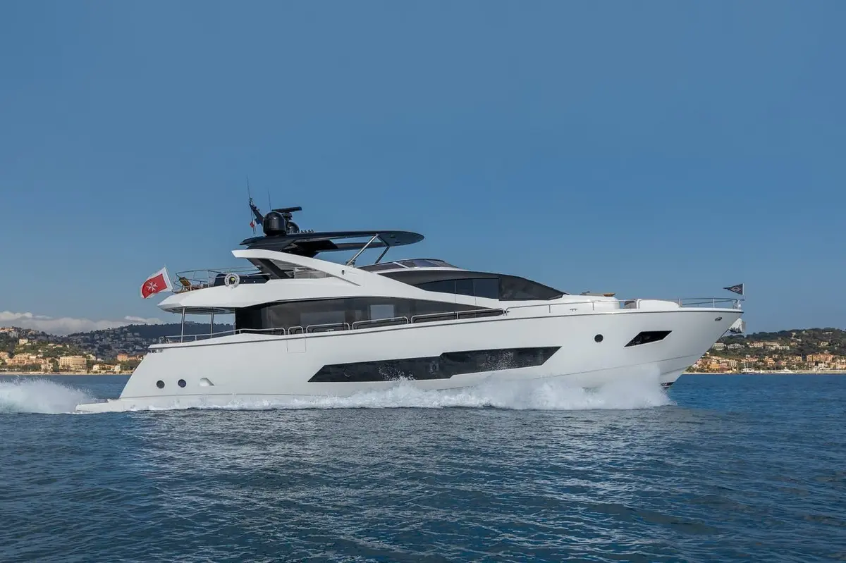 Sunseeker 86, exterior — Priveo Yachts, Europe. Four cabins, twelve guests, one coastal week
