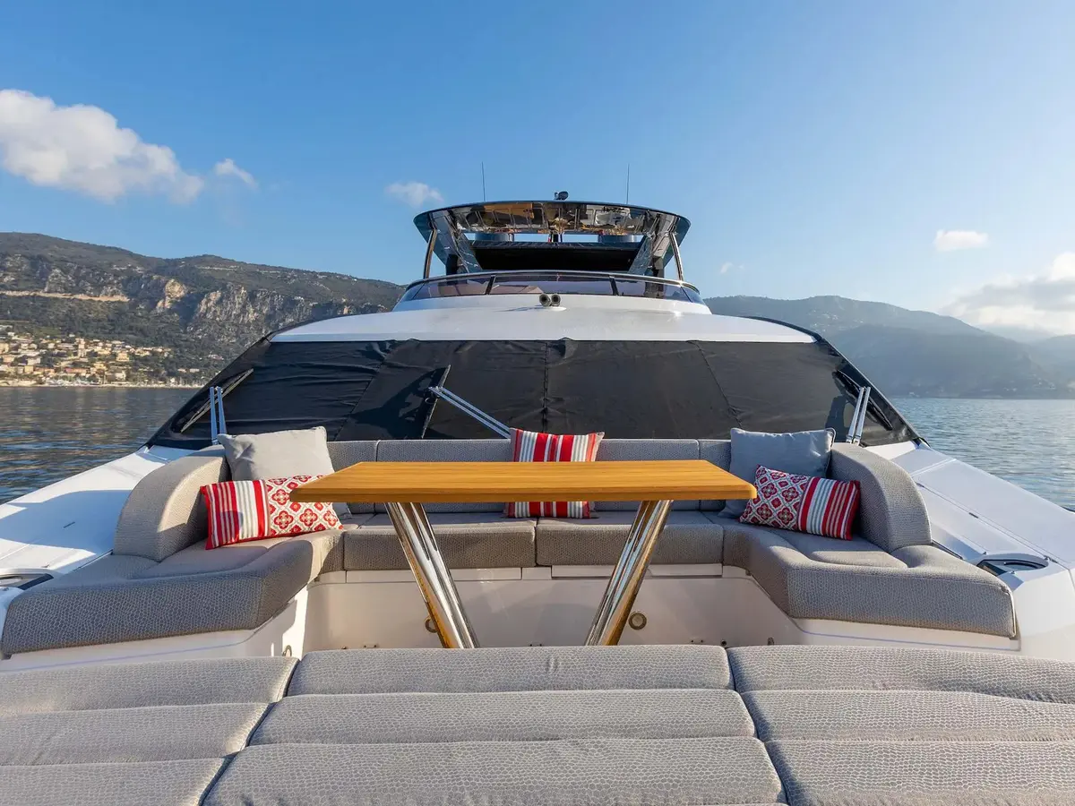 Sunseeker 86, flybridge — Priveo Yachts, Europe. Four cabins, twelve guests, one coastal week