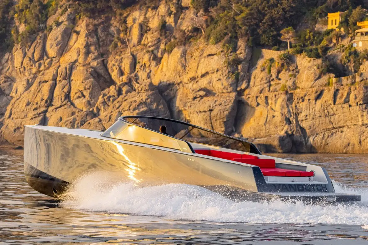 Vandutch 48, exterior — Priveo Yachts, Europa. Líneas deportivas y velocidad para salidas de un día
