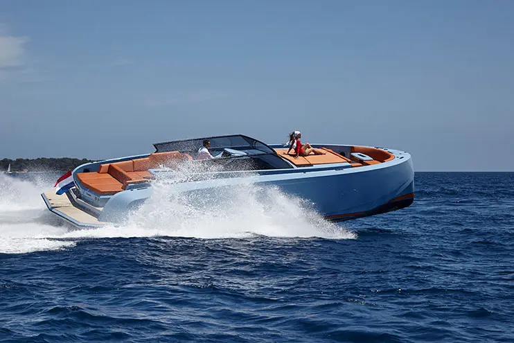 Vanquish VQ60, main deck — Priveo Yachts, Europe. An aluminium sport yacht built for open-water speed