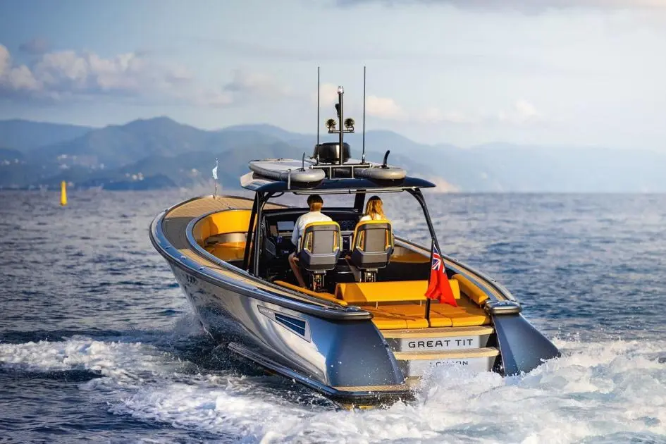 Wajer 38S, salon — Priveo Yachts, Europe. Fast, open-deck days for twelve guests